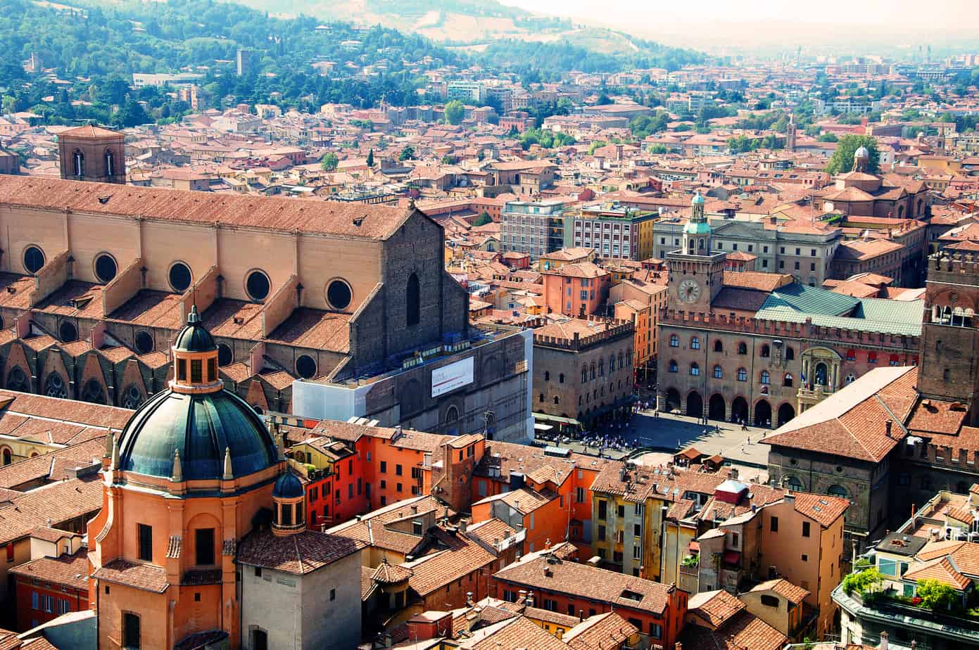 Aerial view of Bologna_seen_from_Asinelli_tower