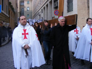 Procession of the WYD cross from the San Lorenzo Center every Friday