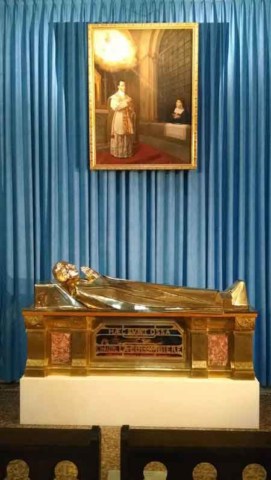 The tomb of Saint Mary Margaret Alacoque