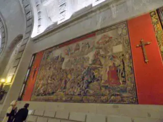 Closer look at the tapestries in the Basilica of the Valley of the Fallen