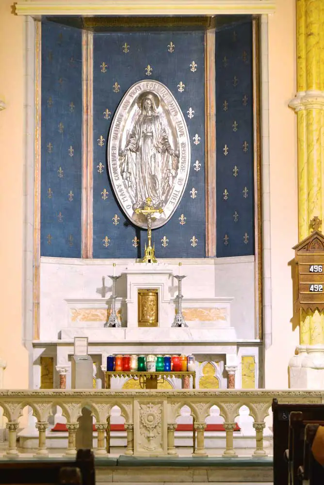Miraculous Medal side altar Mary Mother of God Parish Washington DC traditional Latin Mass