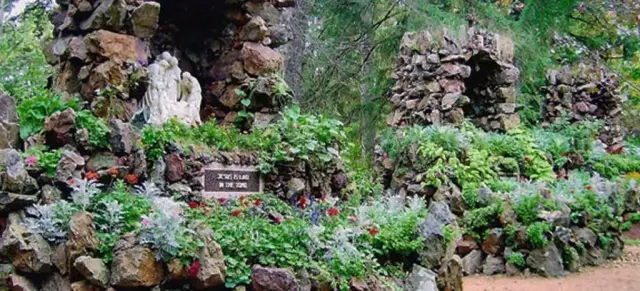 Rudolph Gardens Grotto